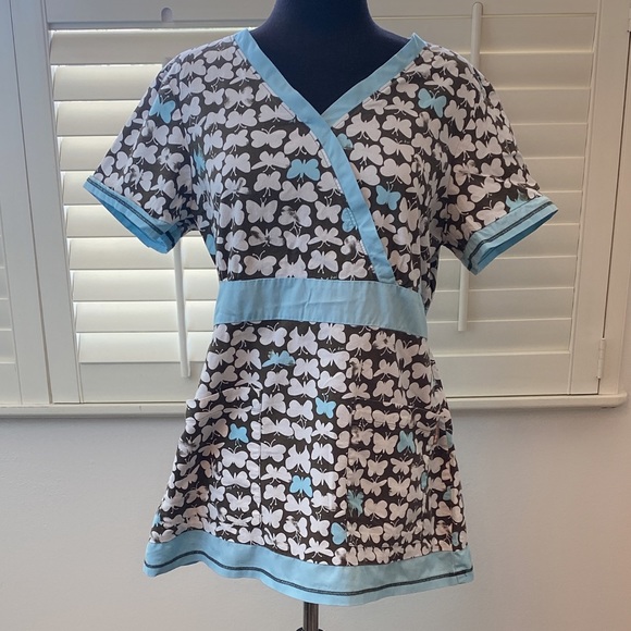 koi Tops Koi By Kathy Peterson Butterfly Print Scrub Set Poshmark